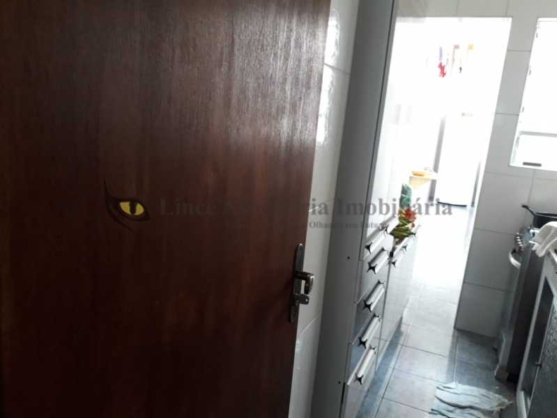 Apartamento à venda com 2 quartos, 80m² - Foto 9