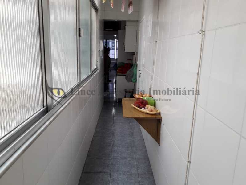 Apartamento à venda com 2 quartos, 80m² - Foto 11