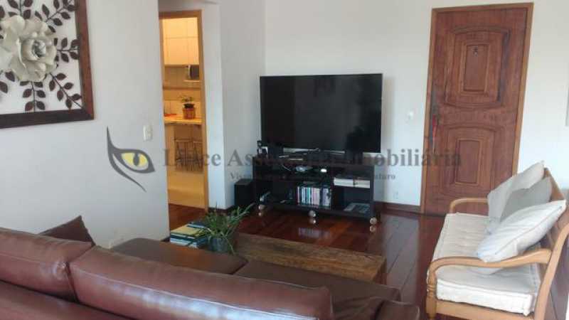 Apartamento à venda com 2 quartos, 72m² - Foto 2