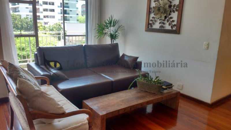 Apartamento à venda com 2 quartos, 72m² - Foto 1