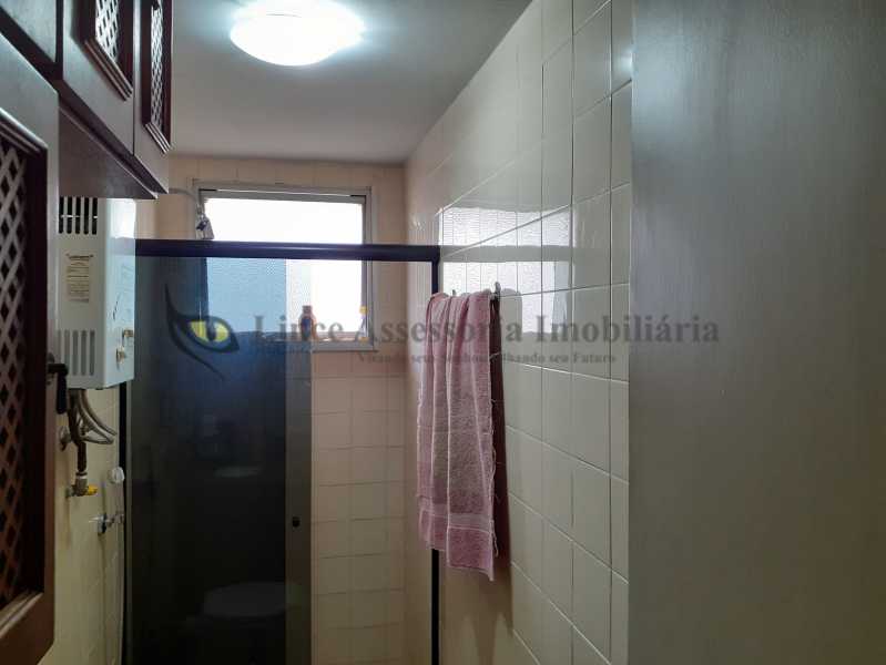 Apartamento à venda com 2 quartos, 64m² - Foto 11