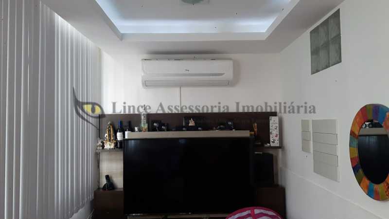 Apartamento à venda com 4 quartos, 253m² - Foto 2