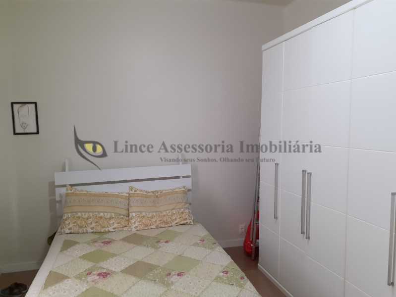 Apartamento à venda com 2 quartos, 80m² - Foto 10