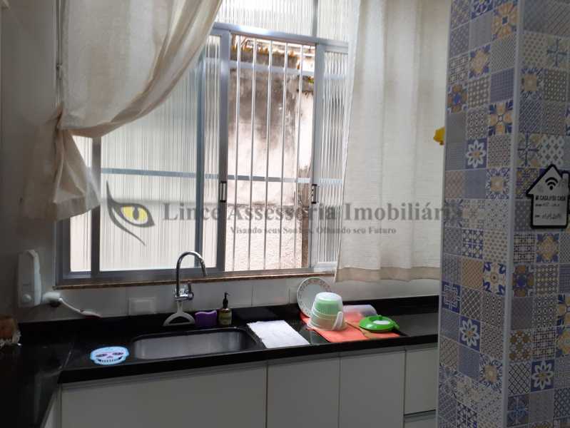 Apartamento à venda com 2 quartos, 80m² - Foto 29