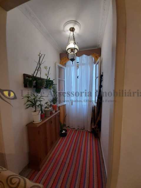 Apartamento à venda com 2 quartos, 70m² - Foto 6