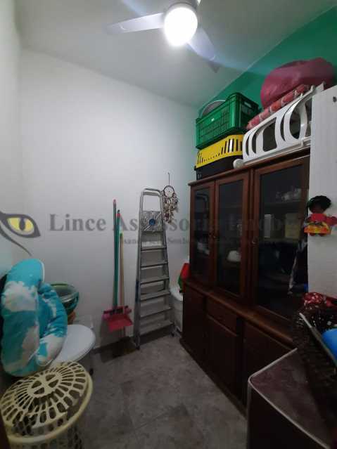 Apartamento à venda com 2 quartos, 70m² - Foto 8