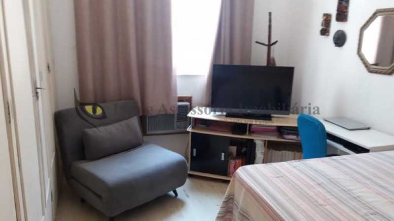 Apartamento à venda com 2 quartos, 70m² - Foto 10