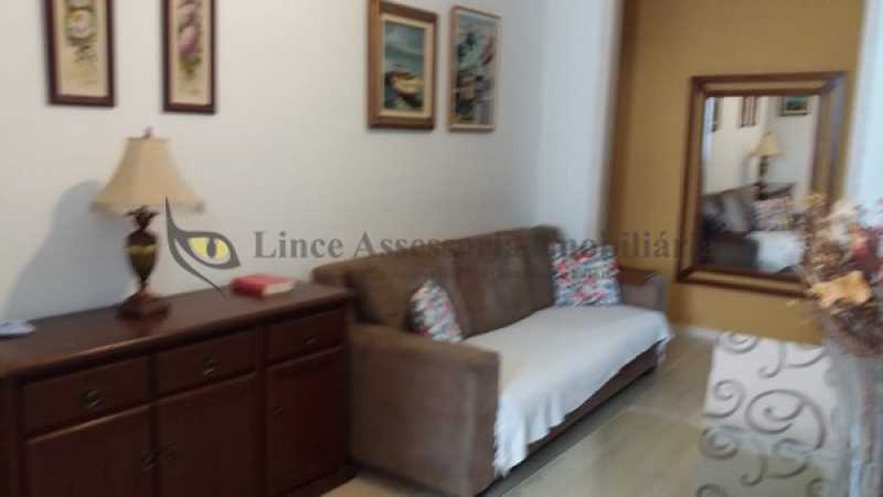 Apartamento à venda com 2 quartos, 70m² - Foto 12