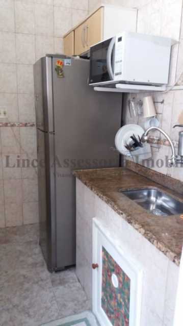 Apartamento à venda com 2 quartos, 70m² - Foto 20