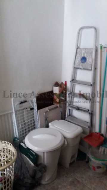 Apartamento à venda com 2 quartos, 70m² - Foto 23