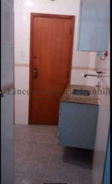 Apartamento à venda com 2 quartos, 70m² - Foto 15