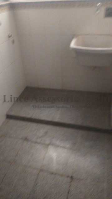 Apartamento à venda com 2 quartos, 70m² - Foto 21