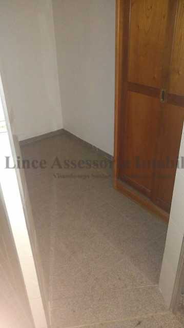 Apartamento à venda com 2 quartos, 70m² - Foto 27