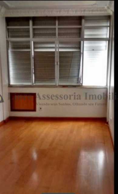 Apartamento à venda com 2 quartos, 70m² - Foto 1