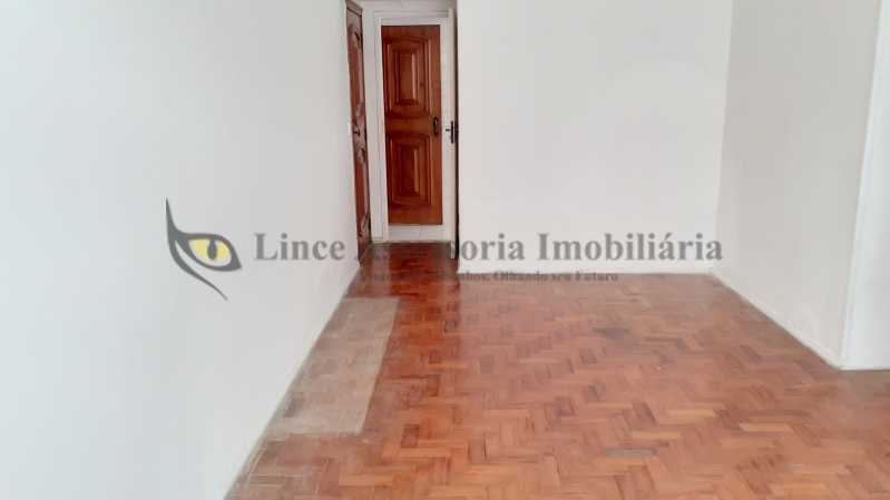 Apartamento à venda com 3 quartos, 92m² - Foto 2