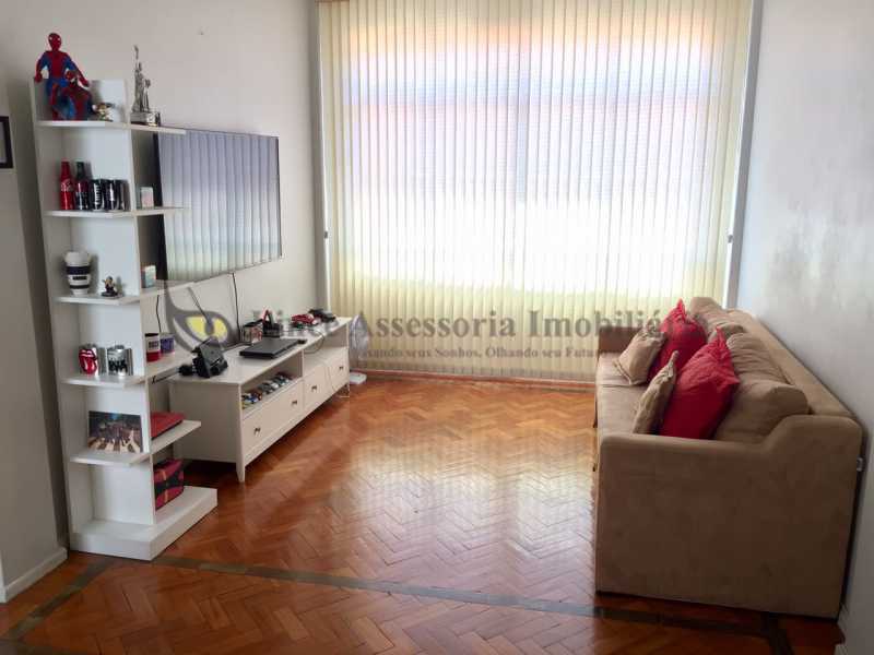 Apartamento à venda com 3 quartos, 160m² - Foto 1