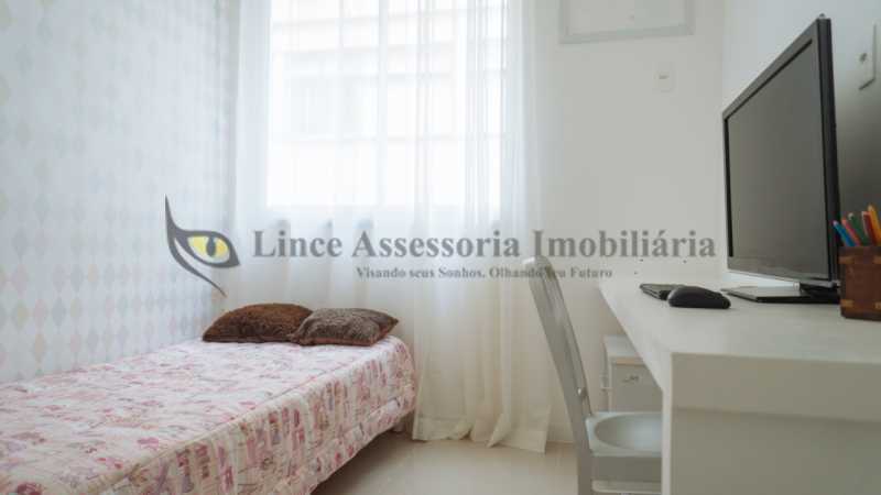 Apartamento à venda com 3 quartos, 76m² - Foto 7