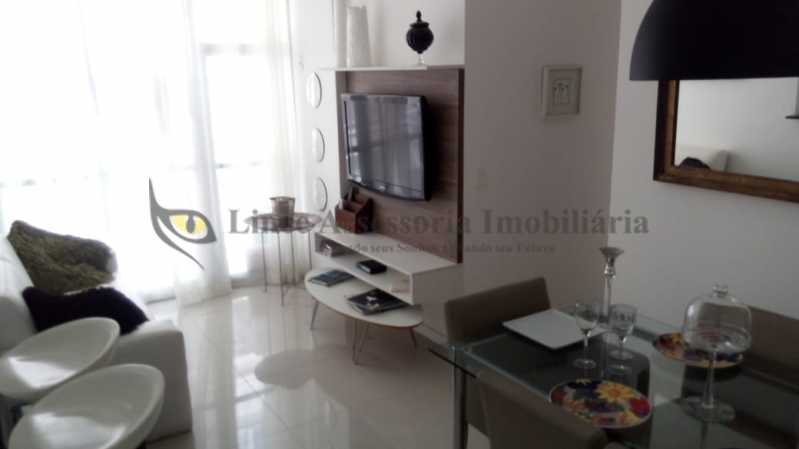 Apartamento à venda com 3 quartos, 76m² - Foto 1