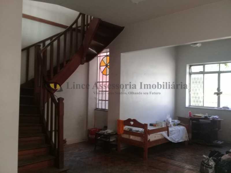 Casa à venda com 3 quartos, 107m² - Foto 1