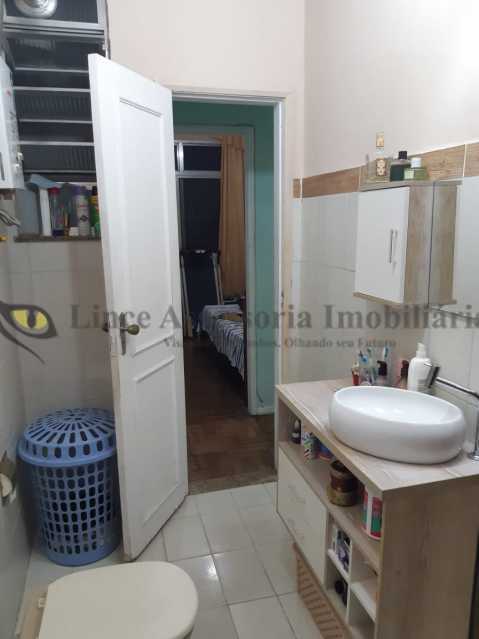 Apartamento à venda com 2 quartos, 62m² - Foto 9