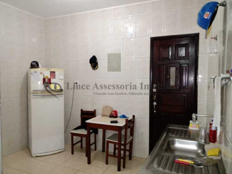 Apartamento à venda com 2 quartos, 70m² - Foto 9