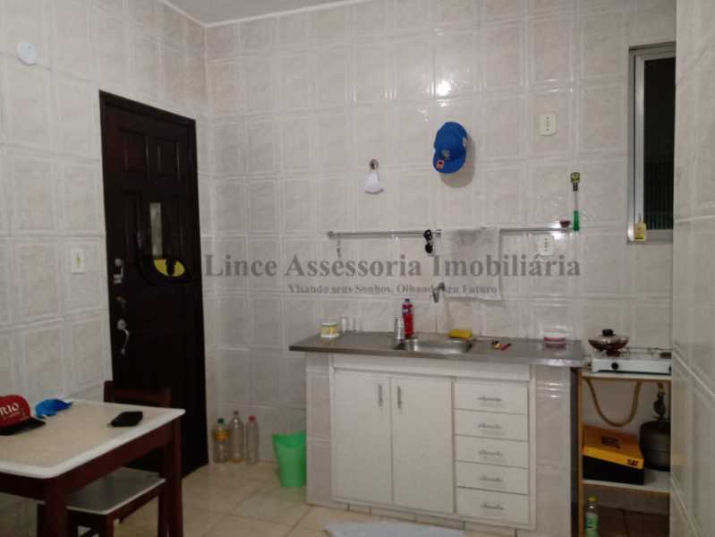 Apartamento à venda com 2 quartos, 70m² - Foto 10