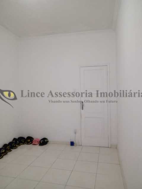 Apartamento à venda com 2 quartos, 70m² - Foto 15