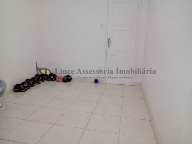 Apartamento à venda com 2 quartos, 70m² - Foto 19