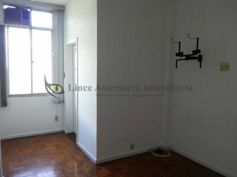 Apartamento à venda com 2 quartos, 61m² - Foto 5