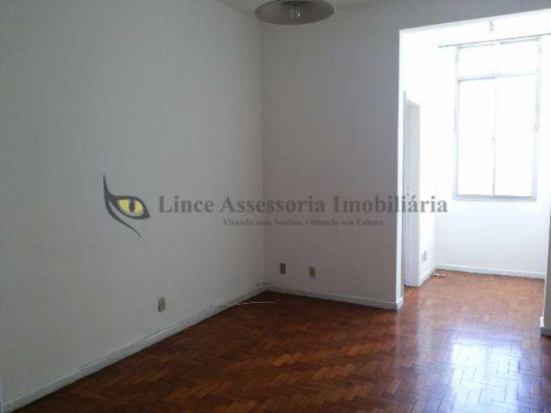 Apartamento à venda com 2 quartos, 61m² - Foto 4