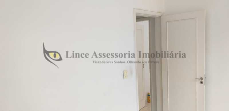 Apartamento à venda com 2 quartos, 42m² - Foto 13