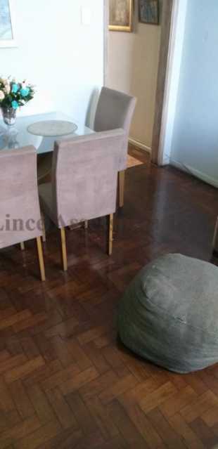 Apartamento à venda com 2 quartos, 61m² - Foto 2