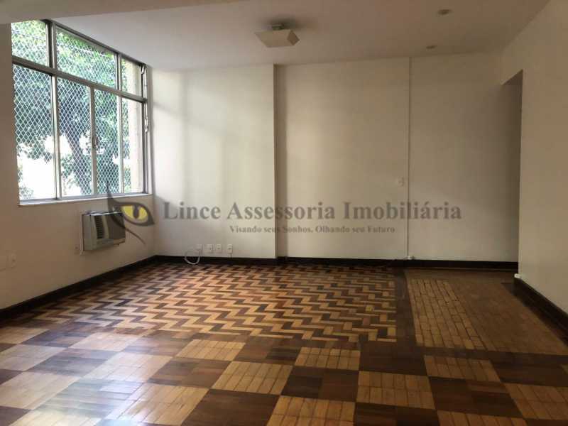 Apartamento à venda com 2 quartos, 95m² - Foto 1