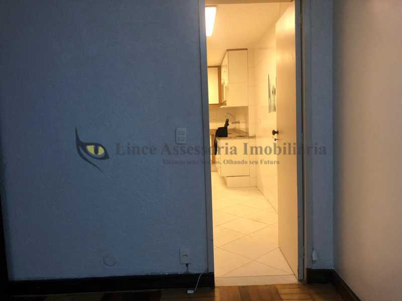 Apartamento à venda com 2 quartos, 95m² - Foto 20