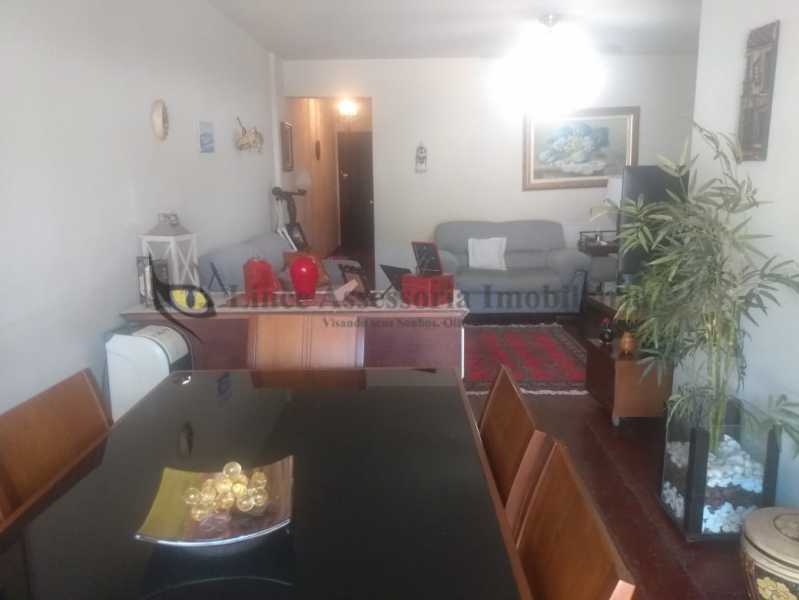 Apartamento à venda com 3 quartos, 138m² - Foto 2