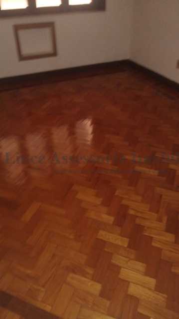 Apartamento à venda com 3 quartos, 150m² - Foto 23