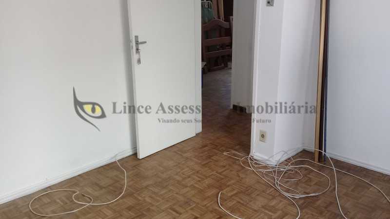 Apartamento à venda com 3 quartos, 77m² - Foto 13