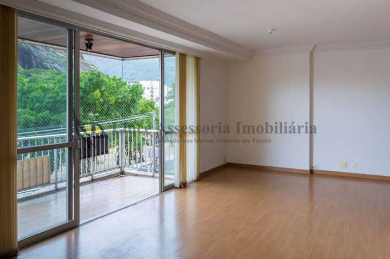 Apartamento à venda com 3 quartos, 126m² - Foto 2