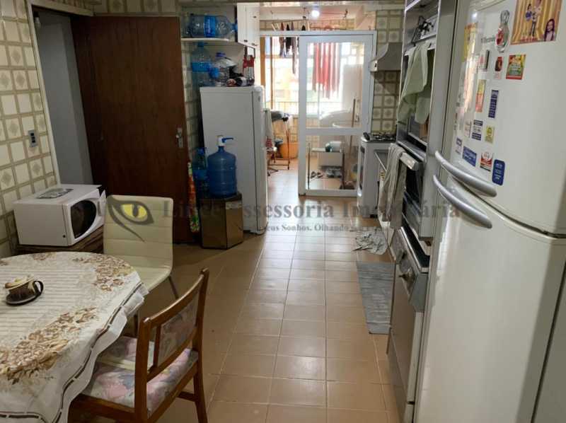 Apartamento à venda com 4 quartos, 150m² - Foto 8