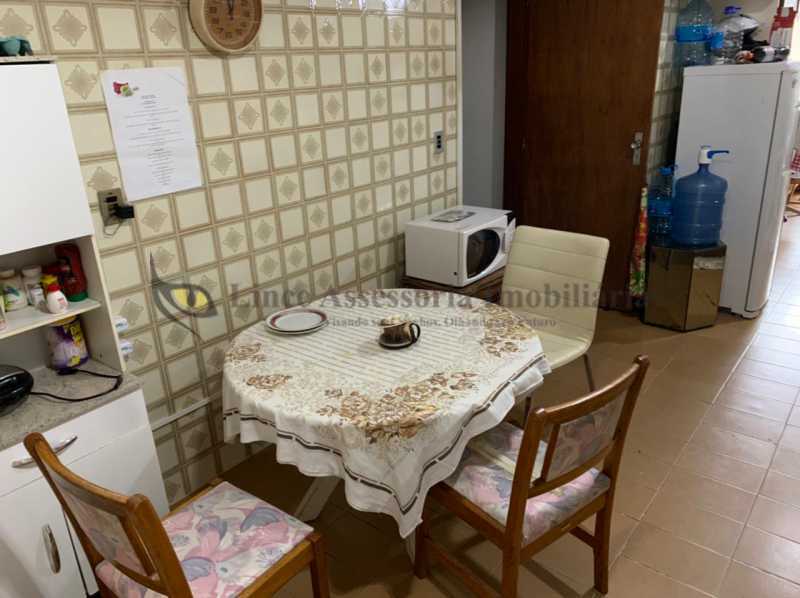 Apartamento à venda com 4 quartos, 150m² - Foto 11