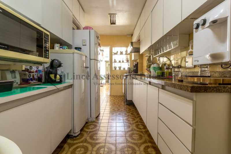 Apartamento à venda com 4 quartos, 165m² - Foto 15