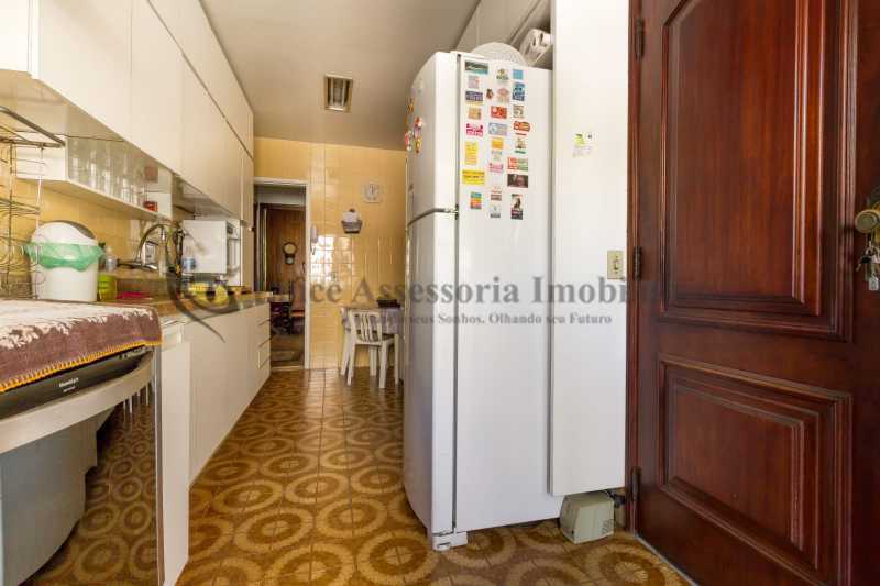 Apartamento à venda com 4 quartos, 165m² - Foto 16