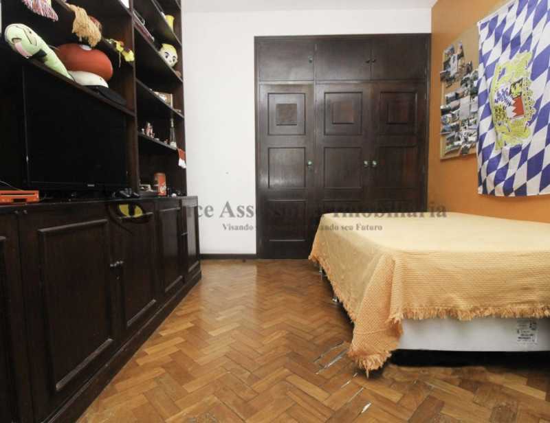 Apartamento à venda com 4 quartos, 184m² - Foto 13