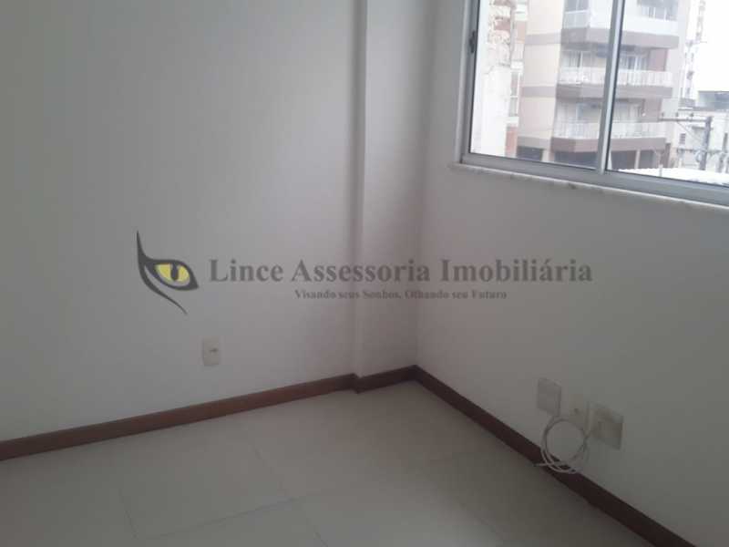 Apartamento à venda com 2 quartos, 81m² - Foto 29