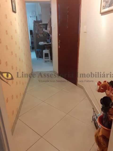 Apartamento à venda com 2 quartos, 62m² - Foto 2