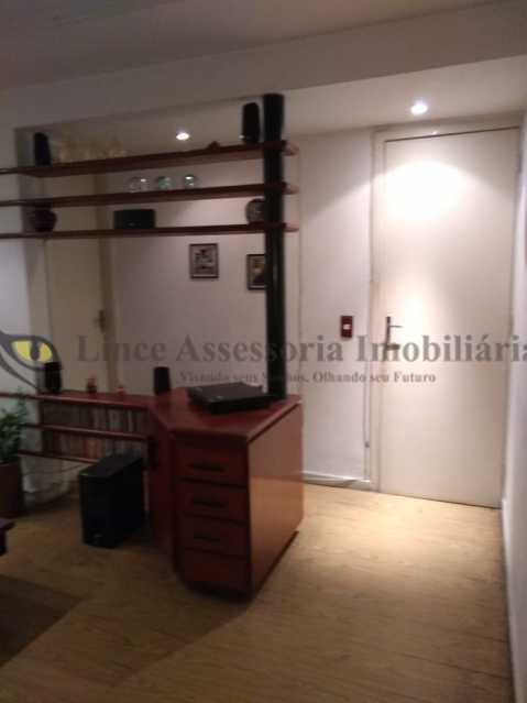 Apartamento à venda com 3 quartos, 89m² - Foto 2