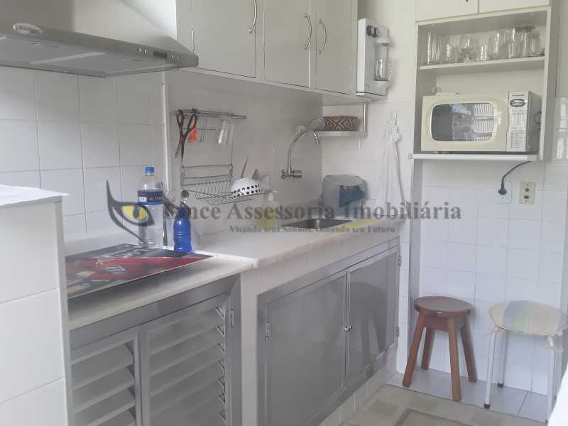 Apartamento à venda com 2 quartos, 65m² - Foto 24