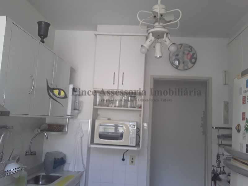 Apartamento à venda com 2 quartos, 65m² - Foto 26