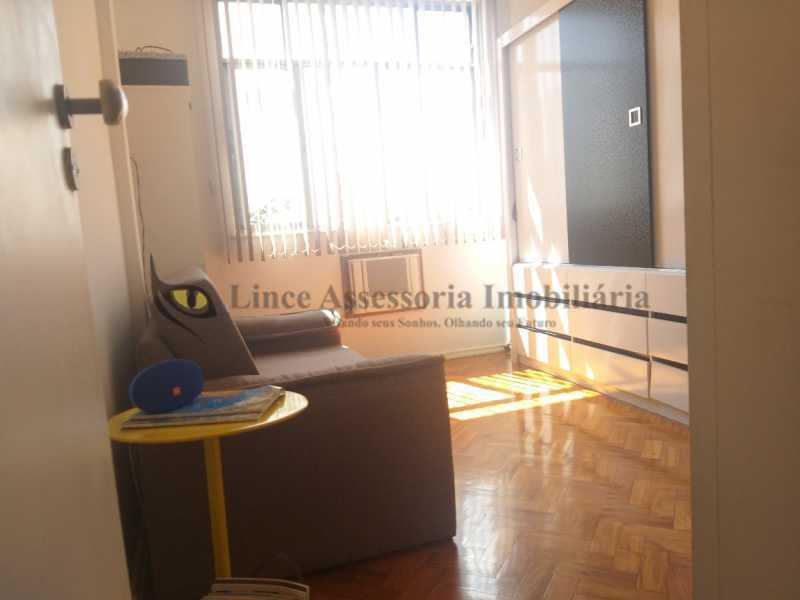 Apartamento à venda com 3 quartos, 98m² - Foto 9