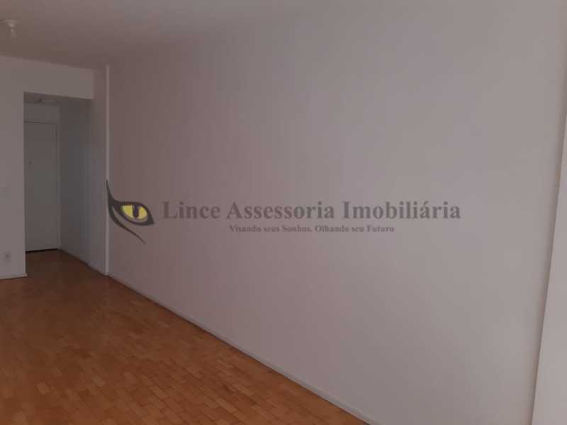 Apartamento à venda com 2 quartos, 86m² - Foto 3